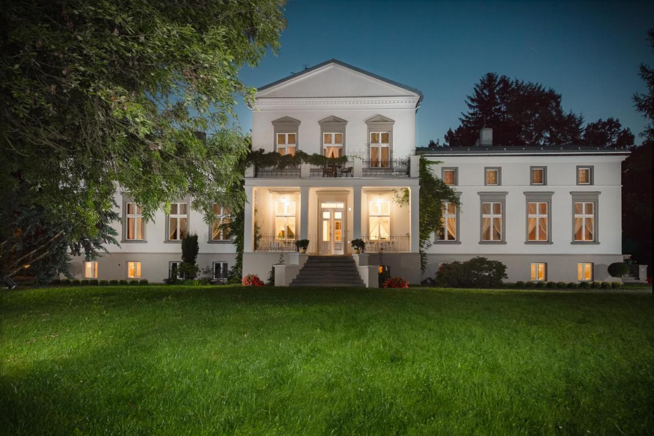 Vila Dwór Podstolice Exteriér fotografie