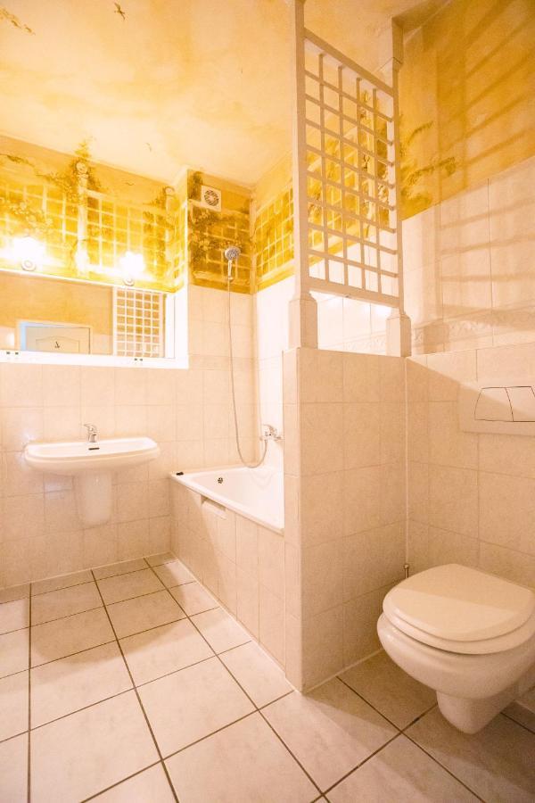 Vila Dwór Podstolice Exteriér fotografie