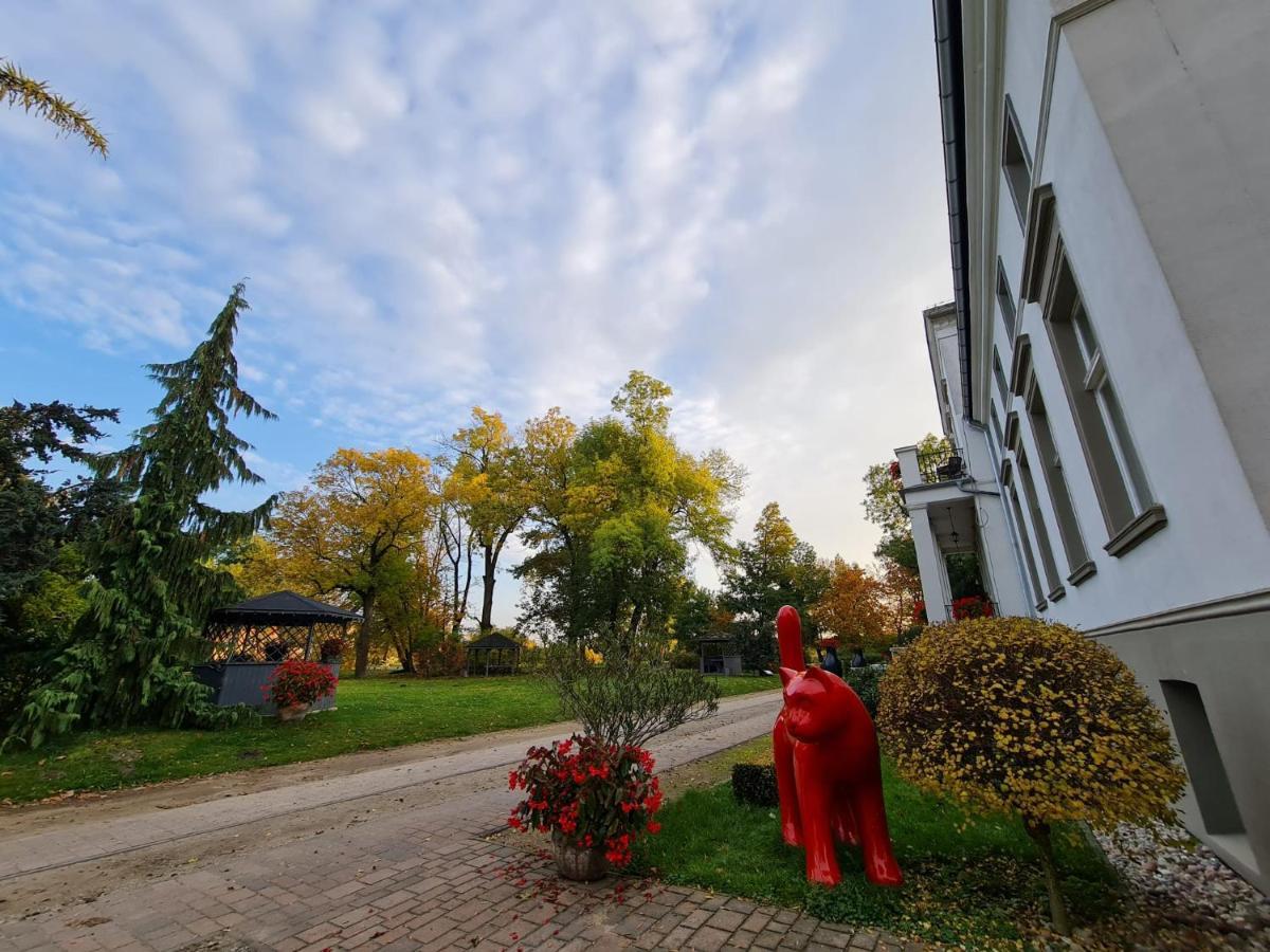 Vila Dwór Podstolice Exteriér fotografie