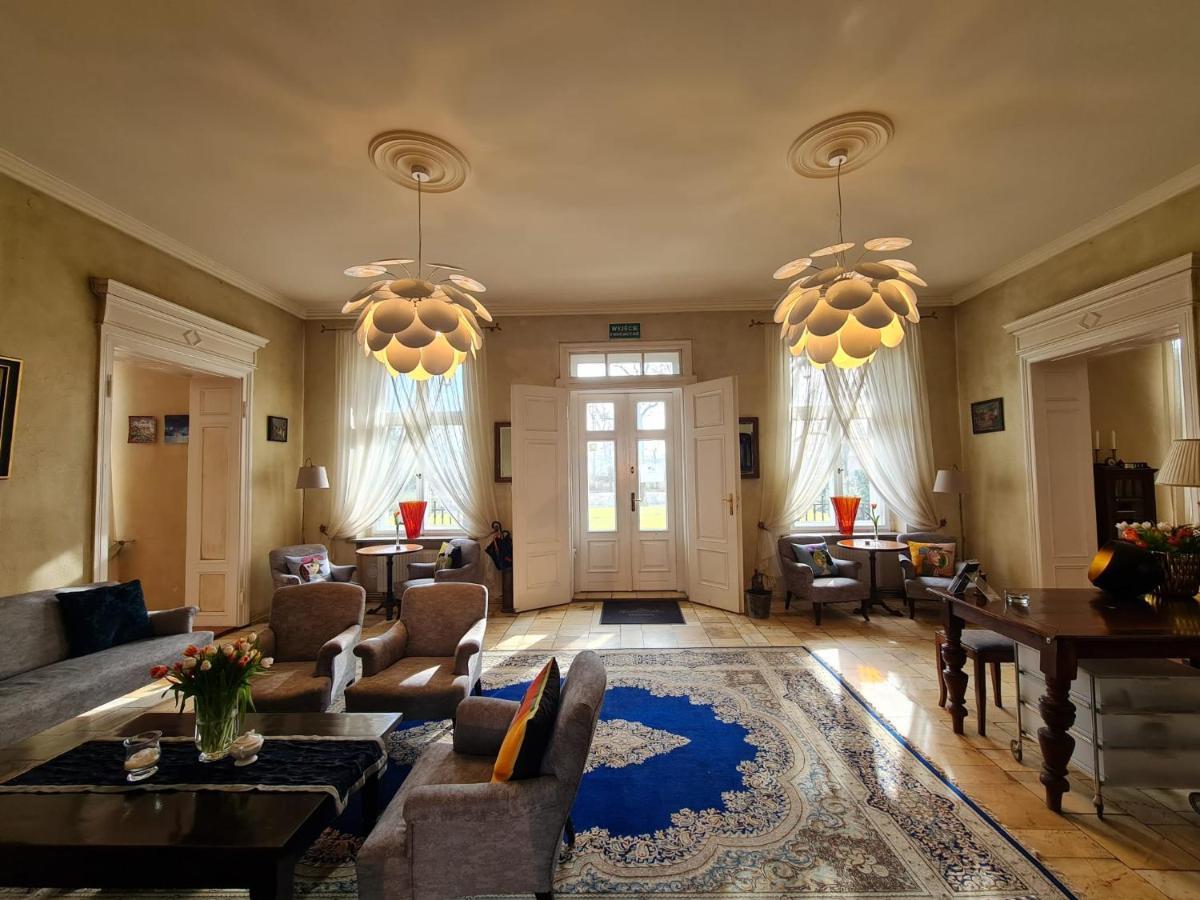 Vila Dwór Podstolice Exteriér fotografie